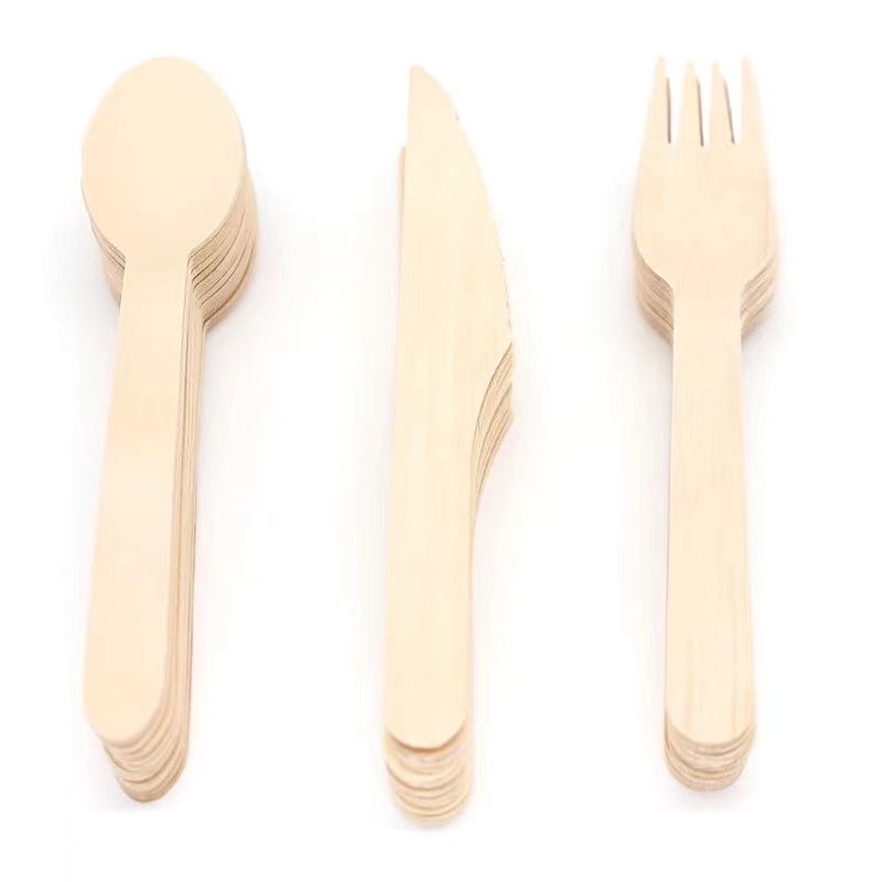 Disposable wooden cutlery set