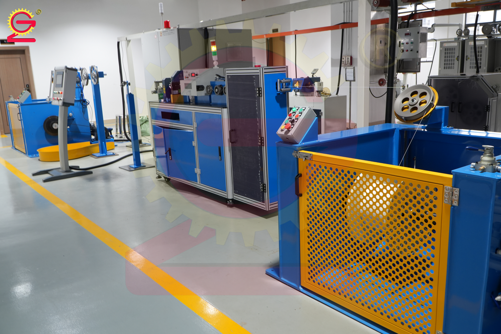 复卷机 Rewinding machine