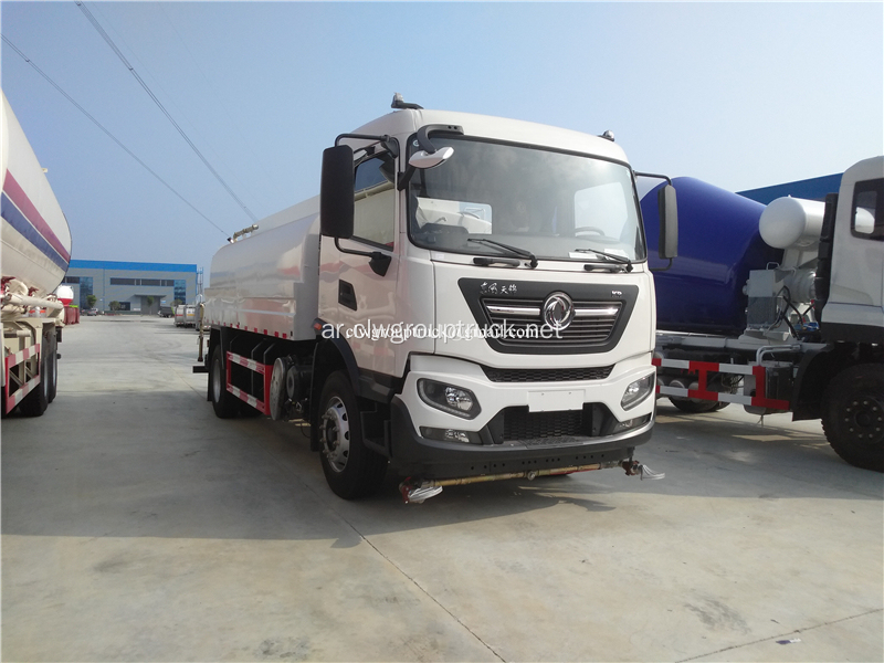 بيع شاحنة الصهريج لنقل المياه Dongfeng 4x2 8000L