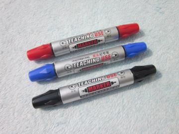 twin-tip Permanent marker