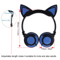 Auriculares para niños con cable seguro con orejas de gato que brillan intensamente LED