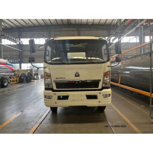 Howo 4x2 New Condition Diesel Tanker Truck