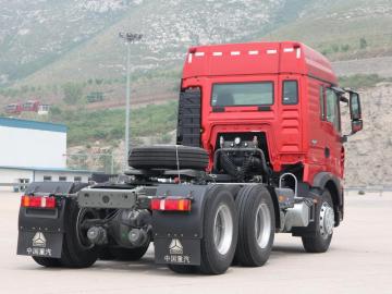 371HP SINOTRUK HOWO 6x4 series tractor truck