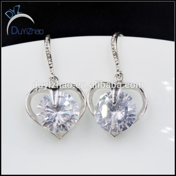 Beautiful top heart shaped dangle earring