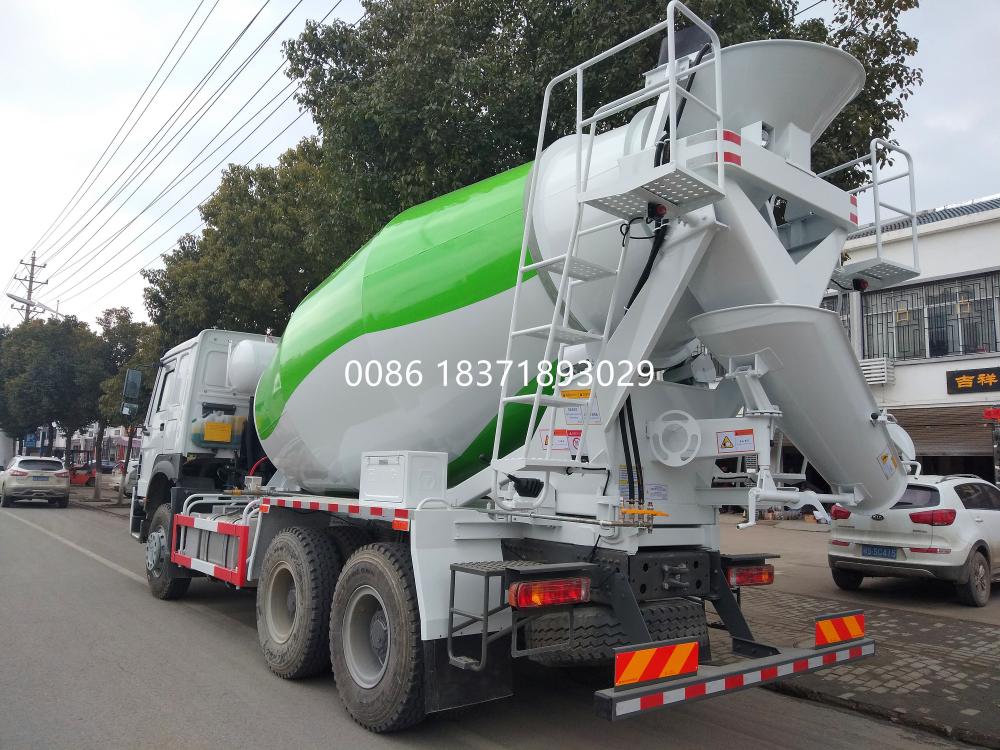 Howo 6x4 10cbm Concrete Mixer Truck 3