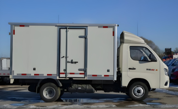 Wing Up Van for Cargo Transportation