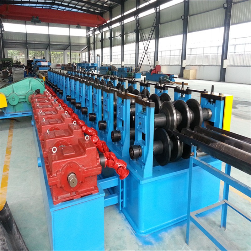 Tiga Gelombang Jalan Raya Pagar Pembatas Roll Forming Machine