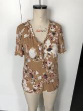 V-neck floral short sleeve blouse