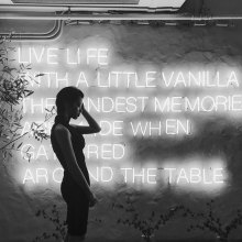 LIVE LIFE LED NEON LETTERS