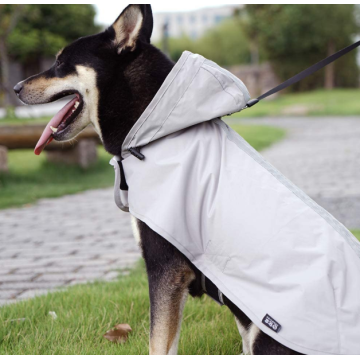 Poncho de pluie de chien gris avec capuche