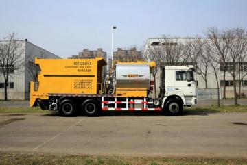 stone synchronous chip seal truck
