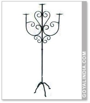 Four Piller Holder Standing