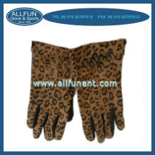 Leopard print gloves