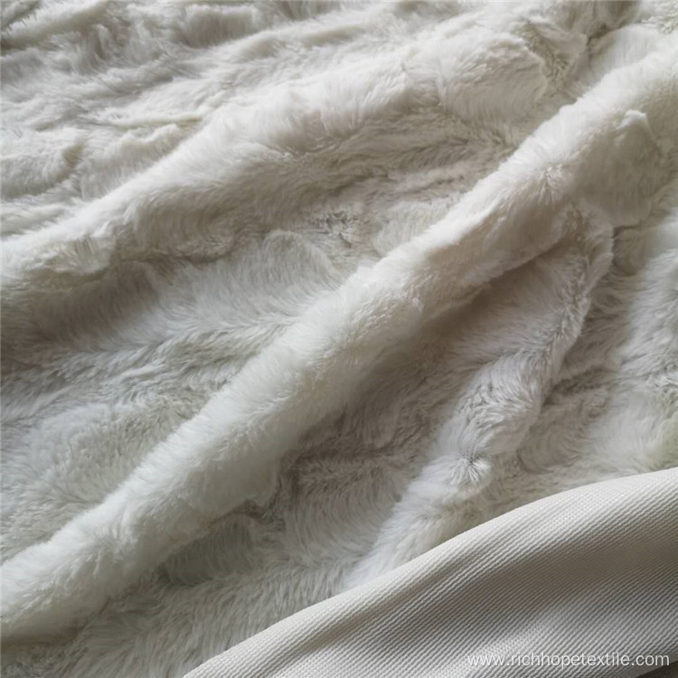 White Embossed Pv Plush Fleece Fabric Polyester