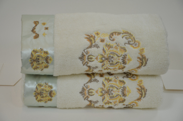 Terry cloth embroidery and elegant silk embroidery