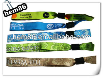 2017cheapest fashion festival woven wristbands