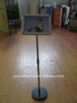 poster stander