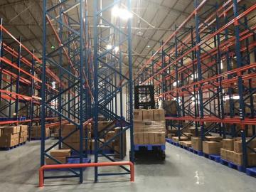 Cold Q235B Metal Pallet Racking Warehouse