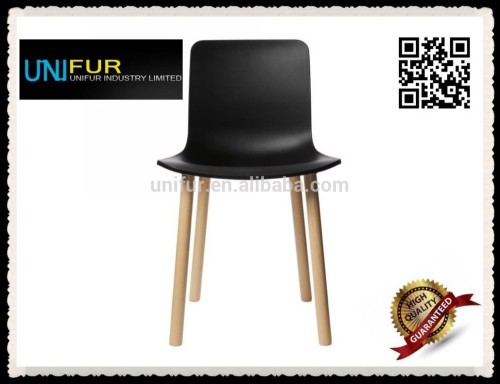 Hot sale modern side colorful cheap italian design plastic chair with wood legs