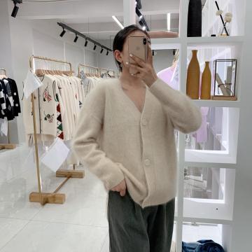 Soft waxy coat of long wool cashmere