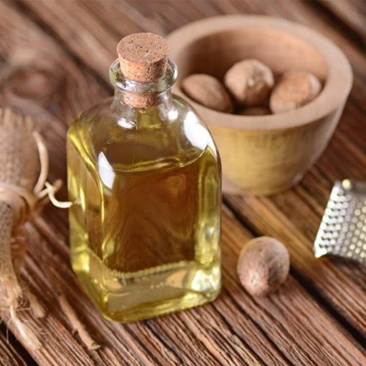 Nutmeg oil for food additive