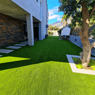 Soluciones de hierba artificiales innovadoras del patio