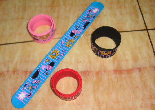 Silicone Reflective Slap Band Bracelets Custom Rubber Wrist Bands For Keepsakes