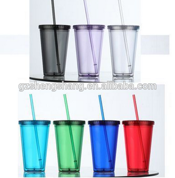 plastic cups with lids and straws