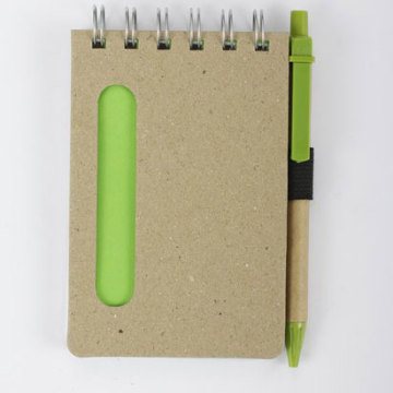 Caderno verde do Eco-friendly