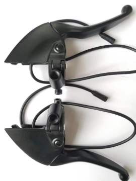 Left and right brake handle