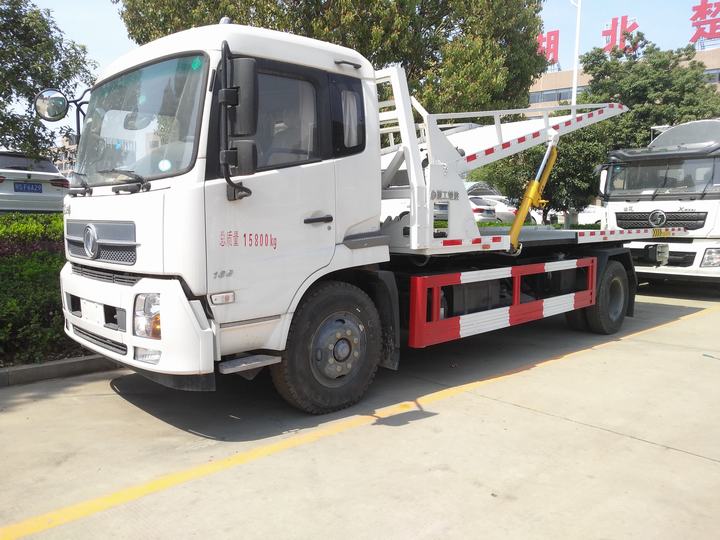 4x2 رخيصة Dongfeng 6 طن شاحنة السحب مسطحة