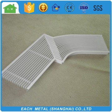 Aluminum linear air grille for bar