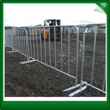 Barricade de contrôle des foules en bord de route