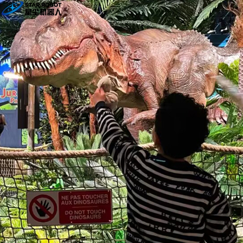 Tyrannosaurus animatronik yang realistis realistic animatronic Tyrannosaurus