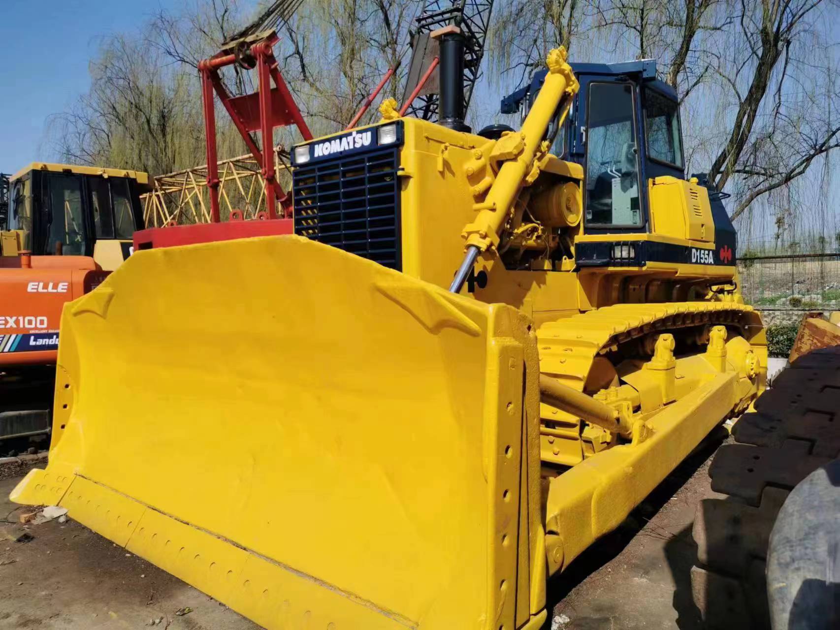 used bulldozer D155 (1)