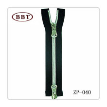 Brand new nylon zipper cutted with high quality