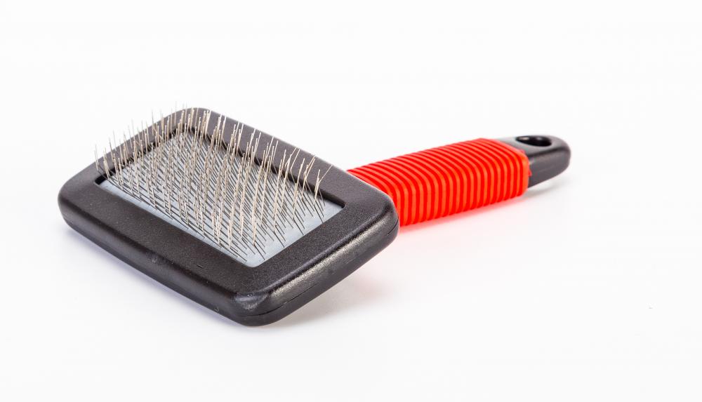 Percell Large T-Shape Stainless Steel Slicker Brush