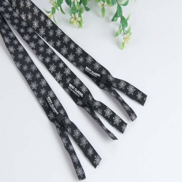 Snowflake patterned nylon decorative zipper for clothing