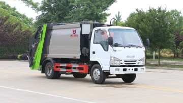 ISUZU Small garbage compactor