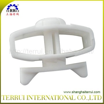 Electric fence plastic rope tensioner for sheep framing