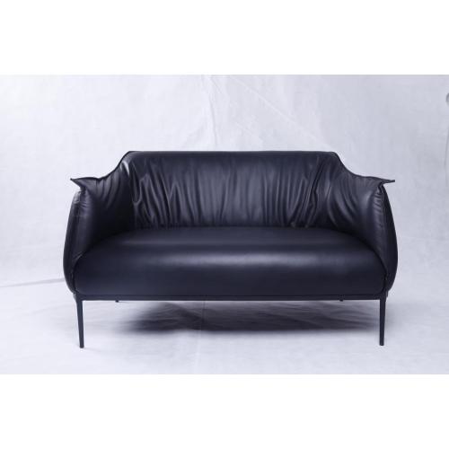 עיצוב מודרני Archibald Loveseat מאת ז&#39;אן מארי מסו