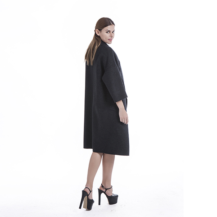 Cashmere coat with suit collar