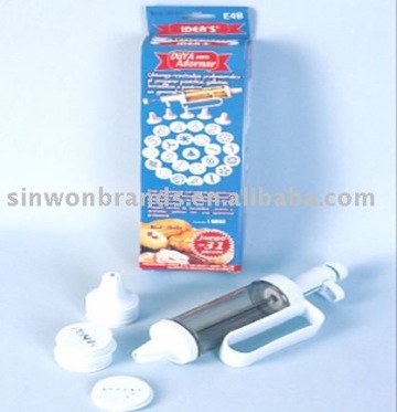 cake decorating kit