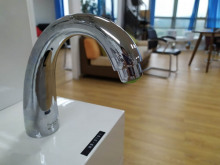 Public Wash Basin Conservative Chrome Faucets