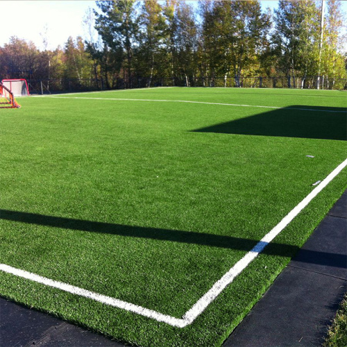 Experiență de iarbă artificială pe teren de fotbal
