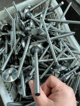 Cumminus QSK60 engine intake valve 2881815 intake valve parts