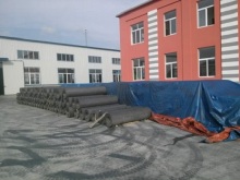 Lightning proof graphite electrode