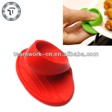 Eco-friendly mini silicone oven mitt