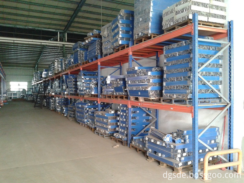 Pallet Racking in A Long Run