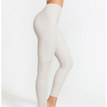 Legging taille haute au centre de la scène